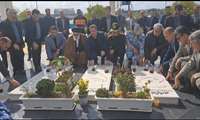 غبارروبی و گلباران مزار شهدای گمنام بندرانزلی در نخستین روز از هفته دولت1404